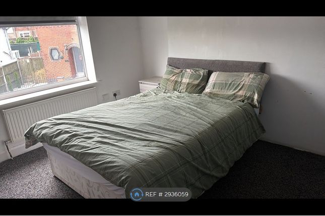 Warwick Avenue, Stoke-On-Trent photo 2