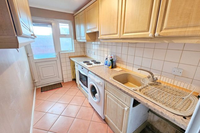 Maisonette for sale in The Dell, Aylesbury