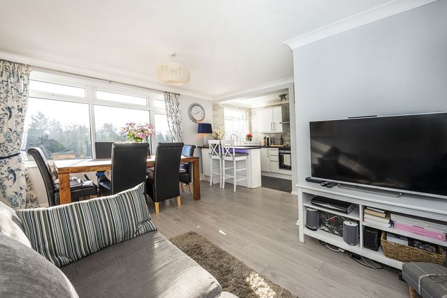 27, The Sheraton, St. Mark's Hill, Surbiton photo 4