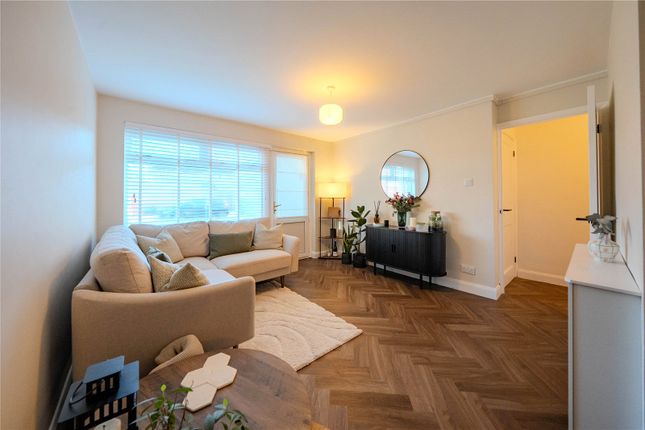 6, Turnberry View, West Yorkshire photo 2