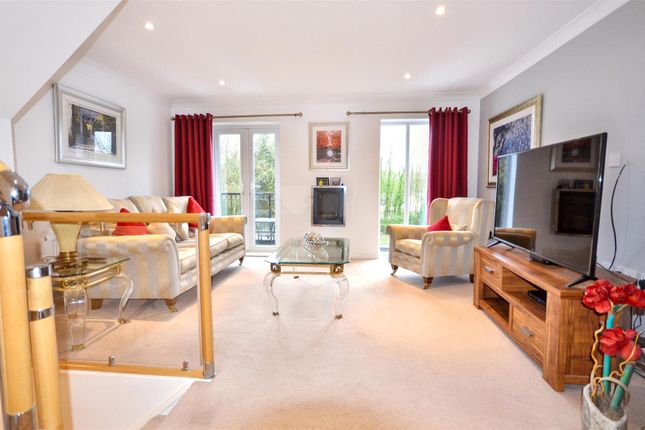 12, Rudyard Close, Stone photo 3