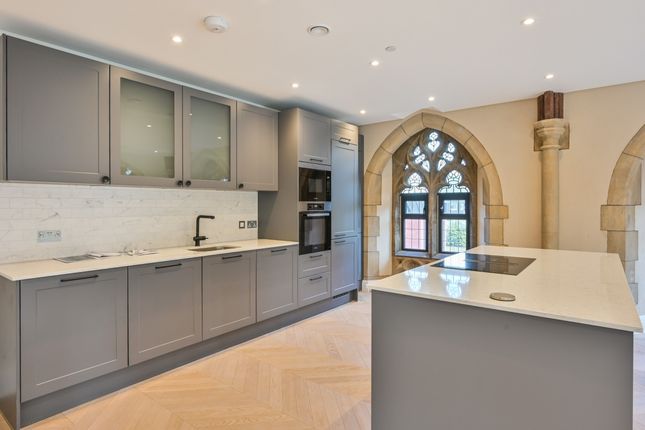 Holden Road, London photo 5