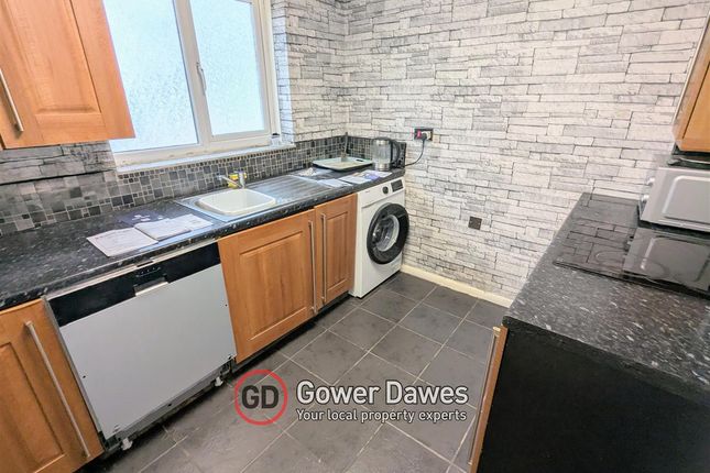 Flat 8, Heberden Court, Wingrove Drive, Purfleet-on-Thames photo 2