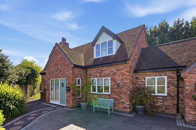 Autumn Cottage, Mustow Green, Kidderminster photo 4