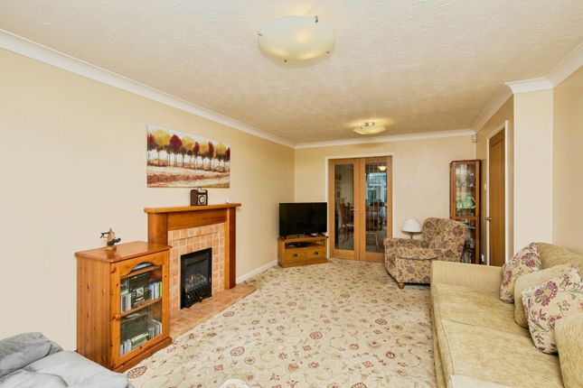 2, Didcott Way, Swadlincote photo 3
