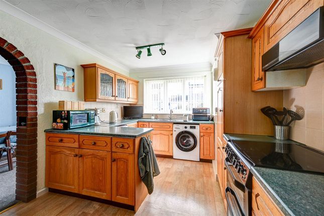 8, Fellowes Drive, Bradwell Great Yarmouth photo 4
