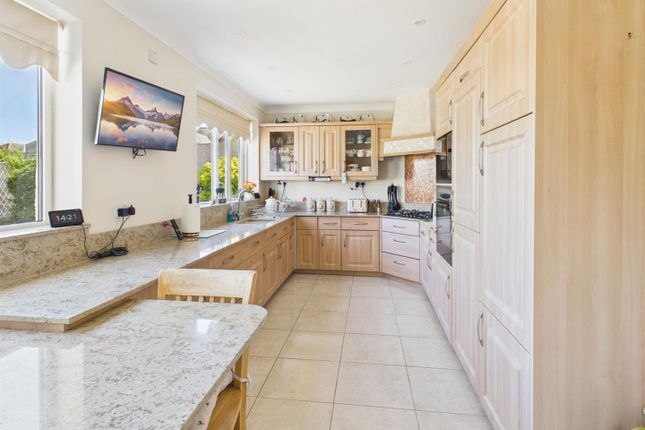 Lamona, Queens Avenue, Porthcawl photo 4