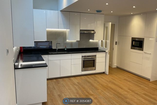 Ground Floor Flat Flat   Almeric Road, Battersea, London photo 2