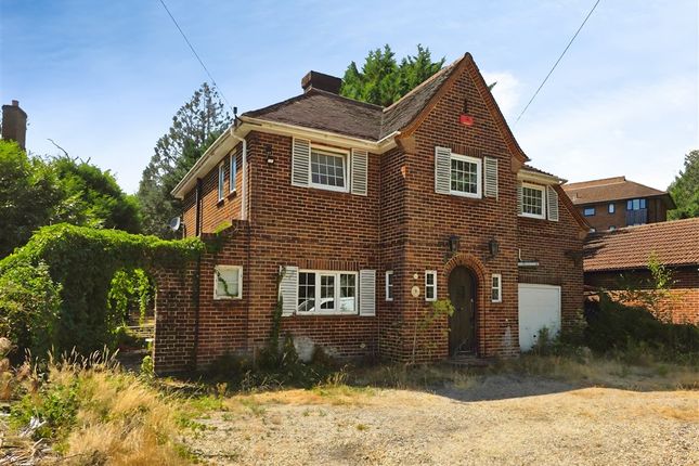 4-bed detached on 82, Glen Eyre Road, SOUTHAMPTON, £600,000