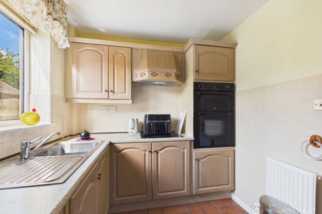 10, Edenfield Close, Knutsford photo 3