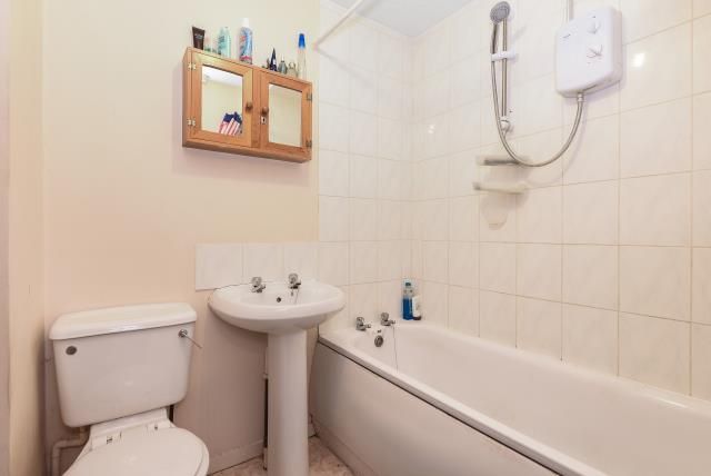 23, Waverley Court, Surrey photo 4
