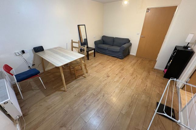 37, Lion Court, NORTHAMPTON photo 4