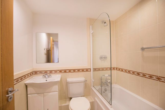 Flat for sale in Wadbrook Street, Kingston Upon Thames