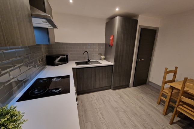 Flat to rent in Bolton Road, Bradford, West Yorkshire