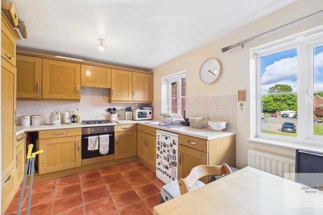 3, Kenyon Crescent, Bury photo 4