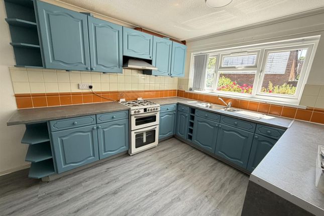 69, Tweed Close, Daventry photo 2