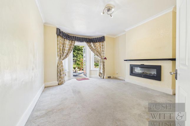 33A, De La Warr Road, Bexhill-On-Sea photo 2