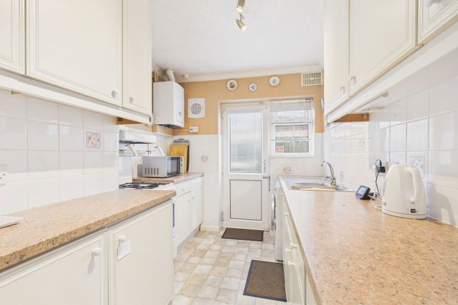 22, Ringley Road, Horsham photo 4