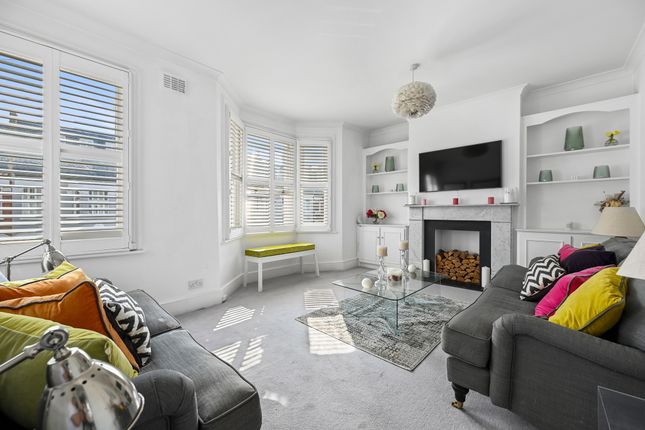 Duplex to rent in Marville Road, London