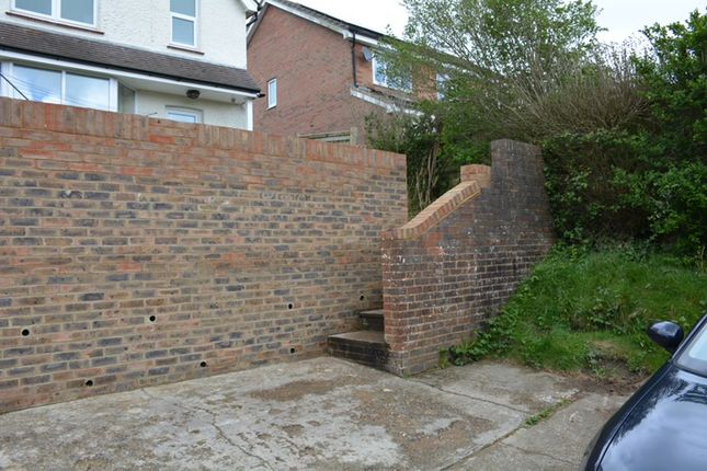 10, mutton hall lane, HEATHFIELD photo 4
