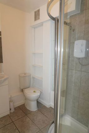Corris Green, Snowdon Drive, London photo 5