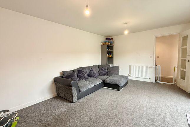 6b, Haynes Road, Westbury photo 4