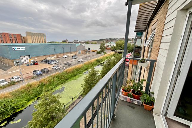 Riverside Drive, Lincoln LN5, 2 bedroom flat for sale - 69348046 ...