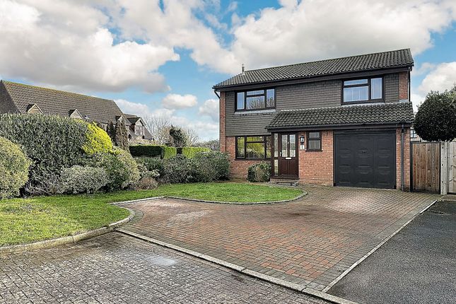 Thumbnail Detached house for sale in Foxy Paddock, Langley