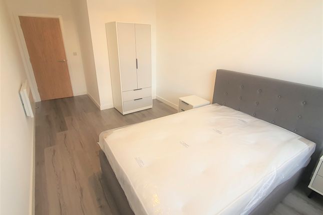 Flat to rent in The Card House, Bingley Road, Bradford, West Yorkshire