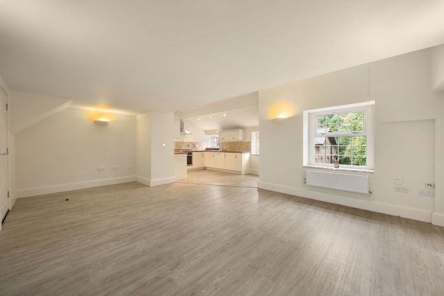 42,Apartment 6, Matlock Green, Matlock photo 3
