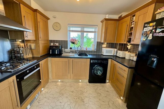 12, Hedgers Way, Kingsnorth photo 3