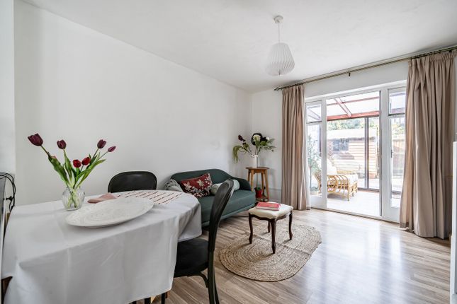 5, Audley Firs, Walton On Thames photo 3
