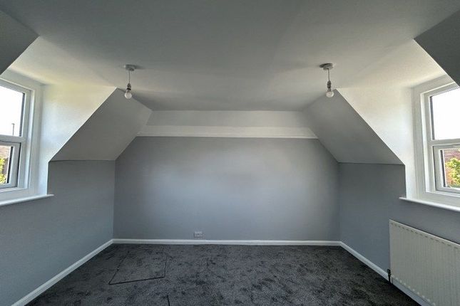 117 Saxon Drive, London photo 5