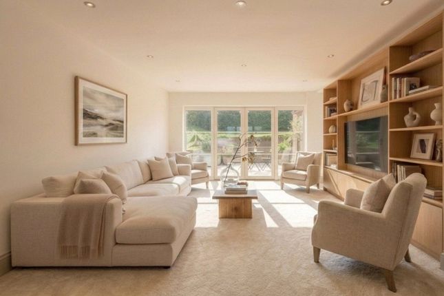 1, Oak Tree Drive, Newbury photo 3