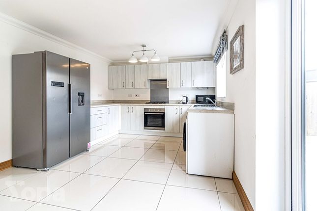 47, Riverside Way, Salford photo 4