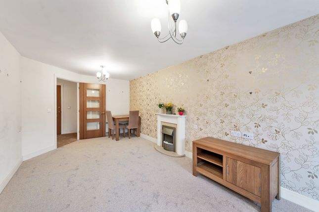 6 Goodes Court, Royston photo 2