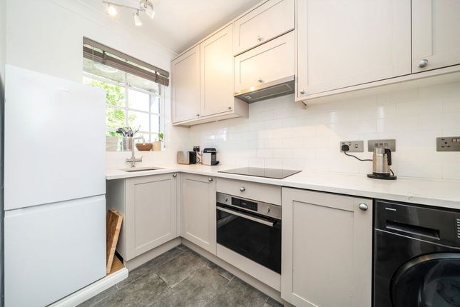 63 The Grampians, Shepherds Bush Road, London photo 3