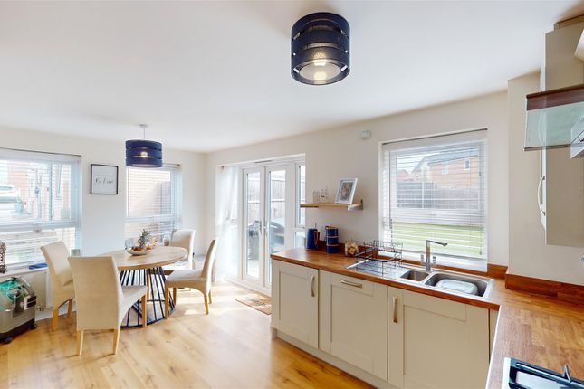 4, Farr Meadow, Milton Keynes photo 3