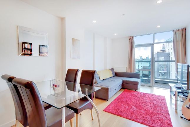 Thumbnail Flat for sale in Ross Way, London