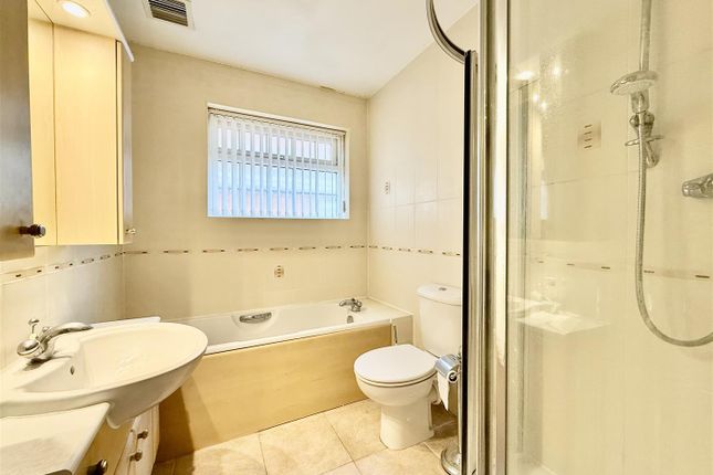 113, Severn Avenue, Swindon photo 4