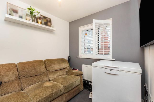 End terrace house for sale in Avalon Street, Aylesbury