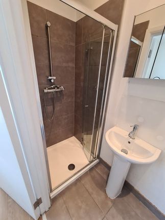 Room 3, Chapter Road, NW2, London photo 5