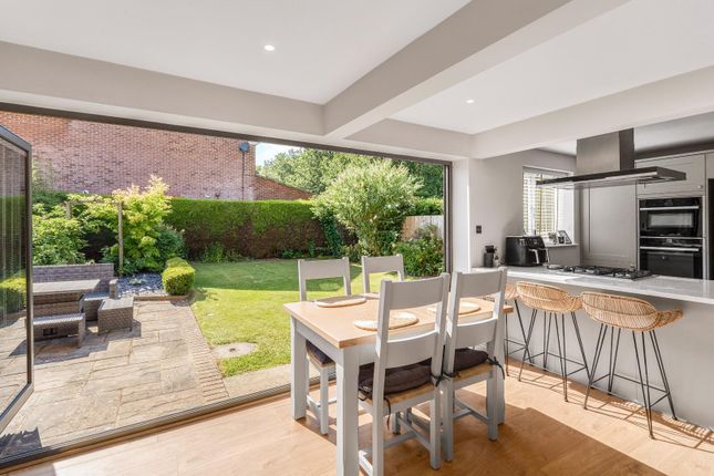 5, Wike Ridge Court, West Yorkshire photo 2