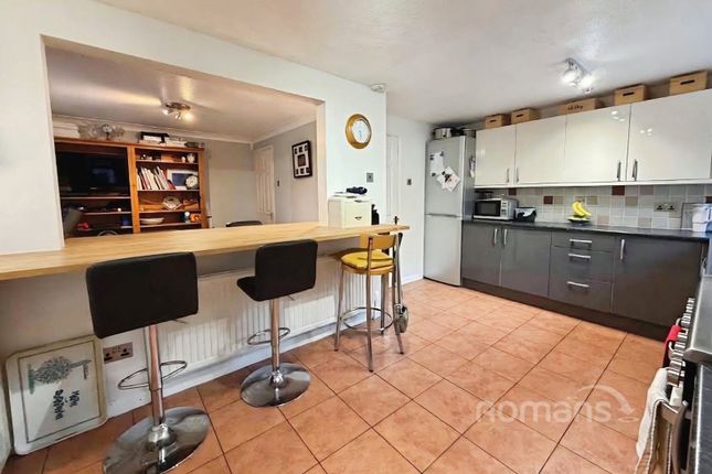 Penshurst Rise, Camberley photo 4