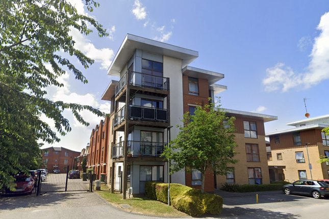 2-bed flat on 50, Commonwealth Drive, Crawley, £240,000