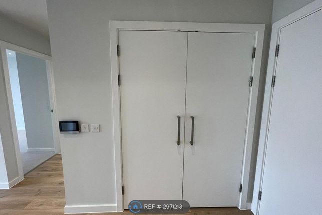 Flat, Aspin Lane, Manchester photo 2
