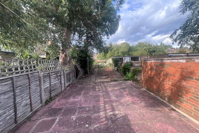 4, Heath Road, Hounslow photo 4