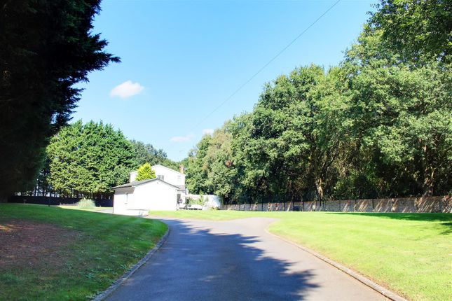 Detached house for sale in Dixons Hill Close, Brookmans Park, Hatfield
