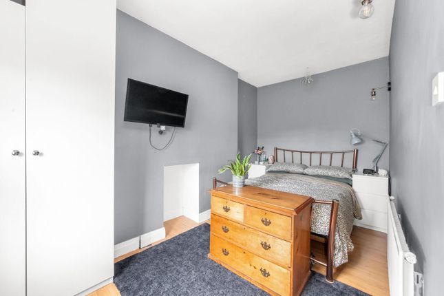 Flat 3, 7, Seymour Terrace, London photo 4