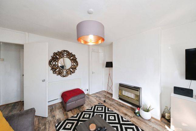 8, Raithby Close, Nottinghamshire photo 2